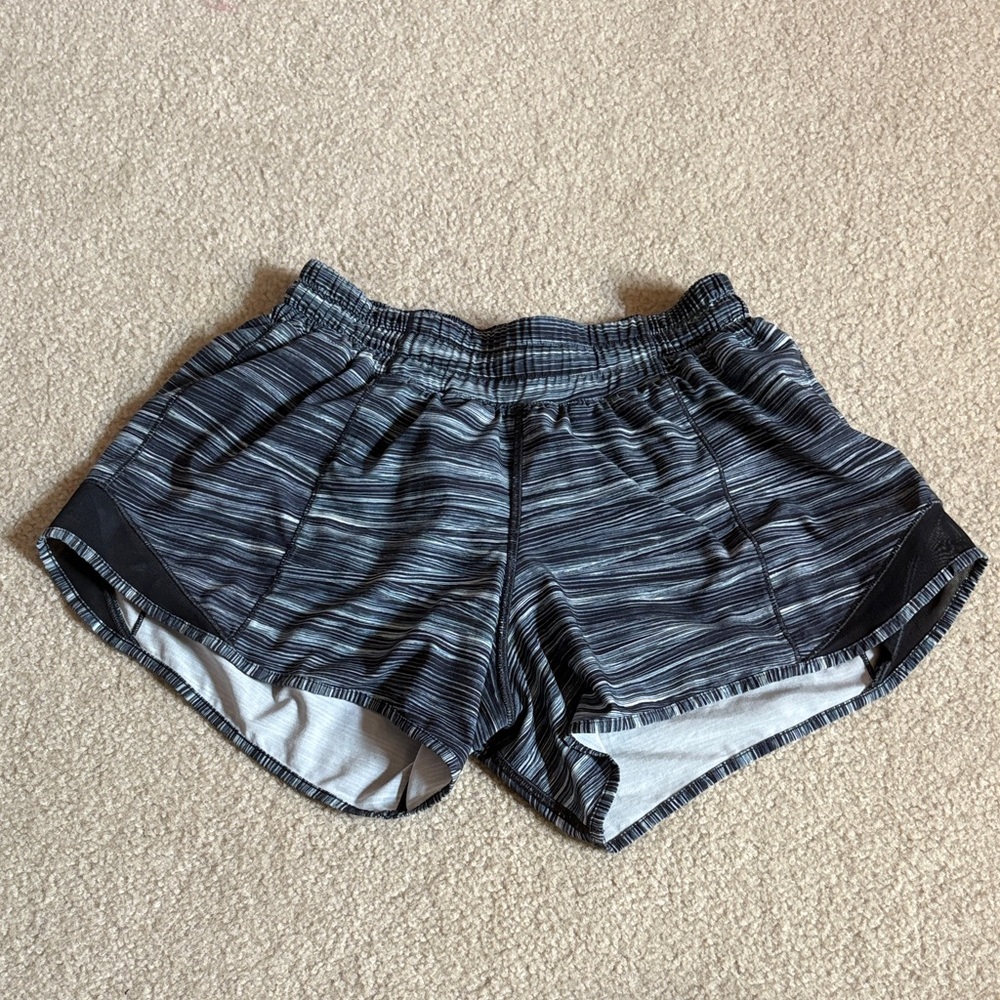 lululemon LR hotty hot 4” shorts